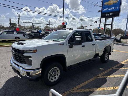 Used 2026 Chevrolet Silverado 2500 W/T image 3