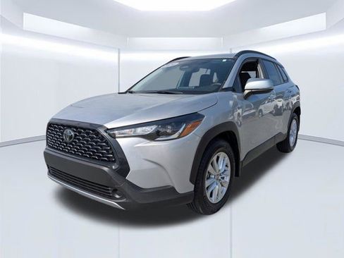 Used 2024 Toyota Corolla Cross LE FWD image 8