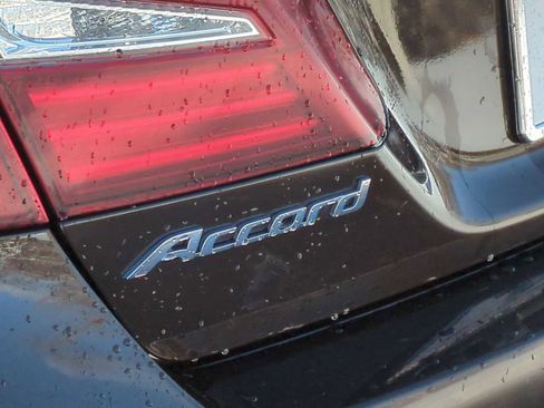 Used 2017 Honda Accord Sport Special Edition image 13