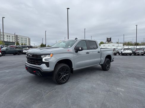 Used 2024 Chevrolet Silverado 1500 LT Trail Boss w/ Convenience Package II AWD/4WD image 7