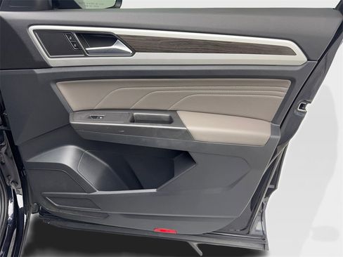 Used 2022 Volkswagen Atlas SE image 50