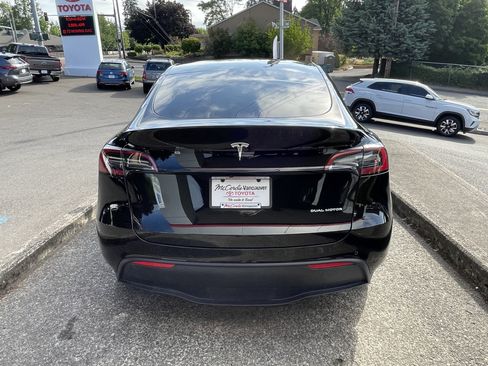 Used 2022 Tesla Model Y Long Range AWD/4WD image 6