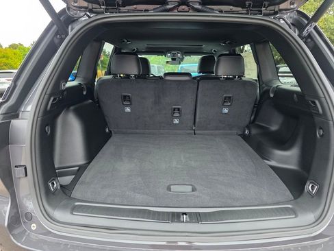 New 2025 Jeep Grand Cherokee Altitude image 23