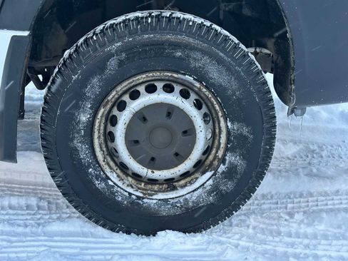 Used 2015 Freightliner Sprinter 2500 image 9