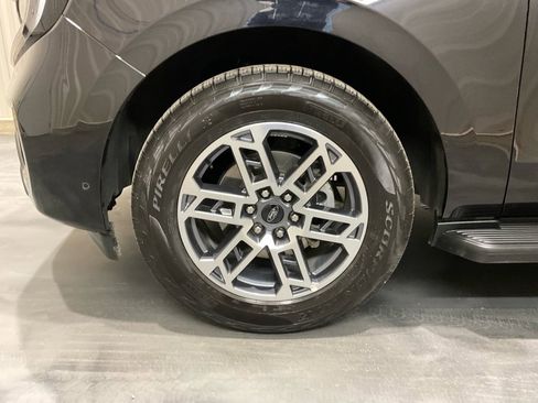 Used 2025 Ford Expedition Active image 6