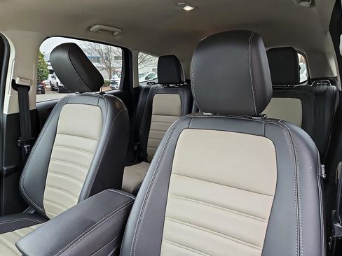 Used 2019 Ford Escape SEL image 17