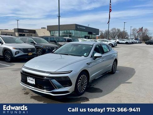 New 2025 Hyundai Sonata SEL image 1