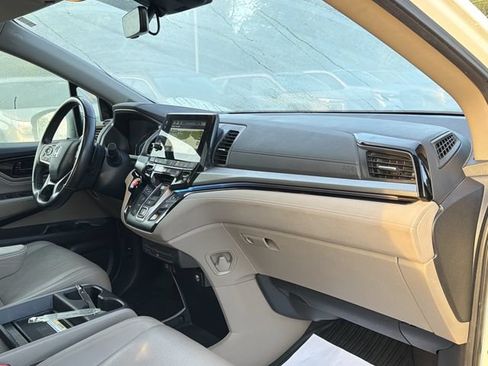 Used 2019 Honda Odyssey Elite image 16