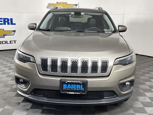 Used 2019 Jeep Cherokee Latitude Plus w/ Cold Weather Group image 8