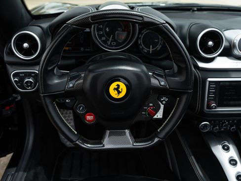 Used 2018 Ferrari California T RWD image 10