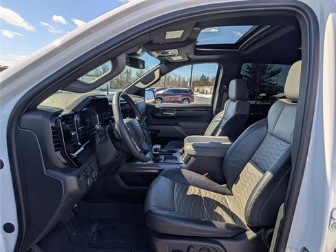 Used 2024 Chevrolet Silverado 1500 ZR2 w/ LPO, Dark Essentials Package image 16