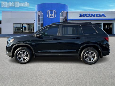 Used 2023 Honda Passport TrailSport image 3