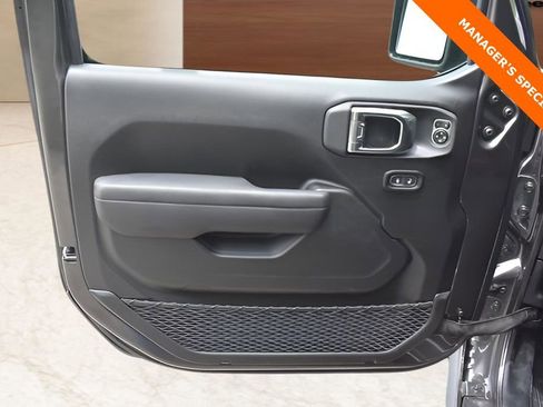 New 2025 Jeep Gladiator Sport AWD/4WD image 23