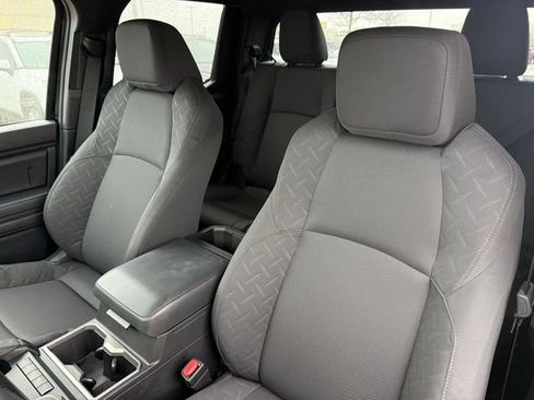Used 2025 Toyota Tacoma SR5 image 11
