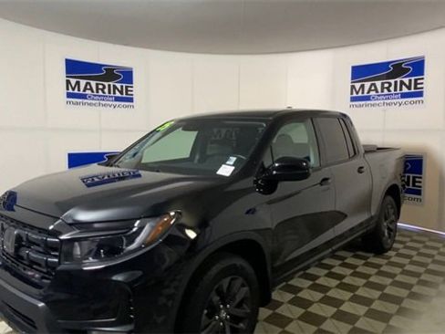 Used 2025 Honda Ridgeline Sport image 6