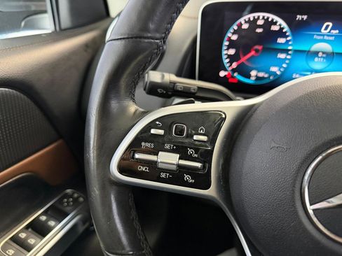 Used 2021 Mercedes-Benz GLB 250 4MATIC image 33