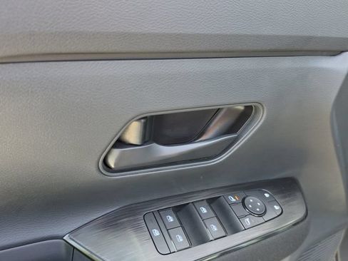 New 2026 Nissan Kicks S FWD image 18