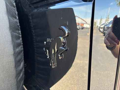 Used 2025 Ford Bronco Badlands image 24