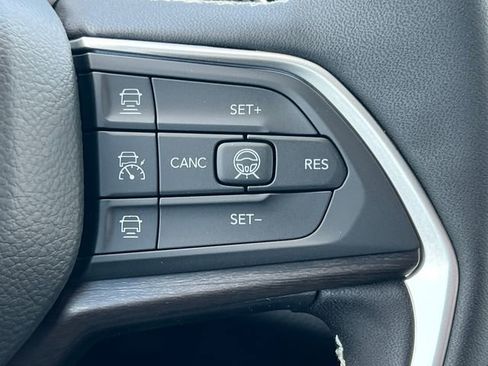 New 2026 Jeep Grand Cherokee Altitude AWD/4WD image 19