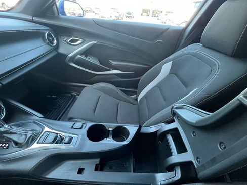 Used 2020 Chevrolet Camaro LT RWD image 22
