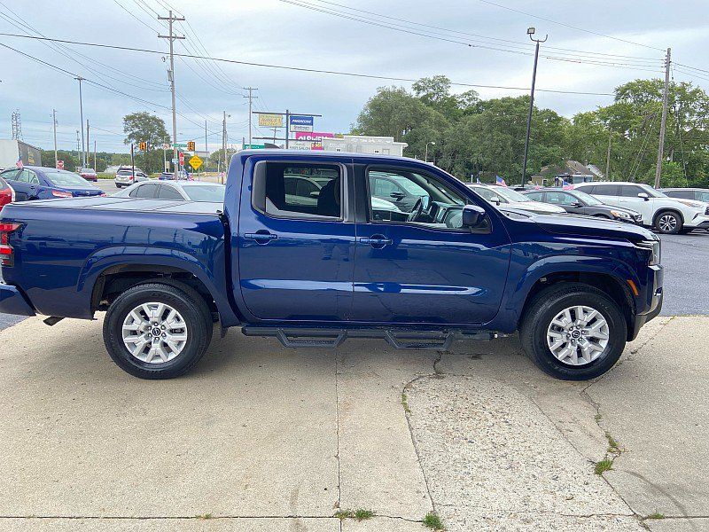 Used 2022 Nissan Frontier SV AWD/4WD image 3