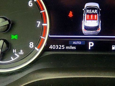 Used 2023 Nissan Rogue S AWD/4WD image 16
