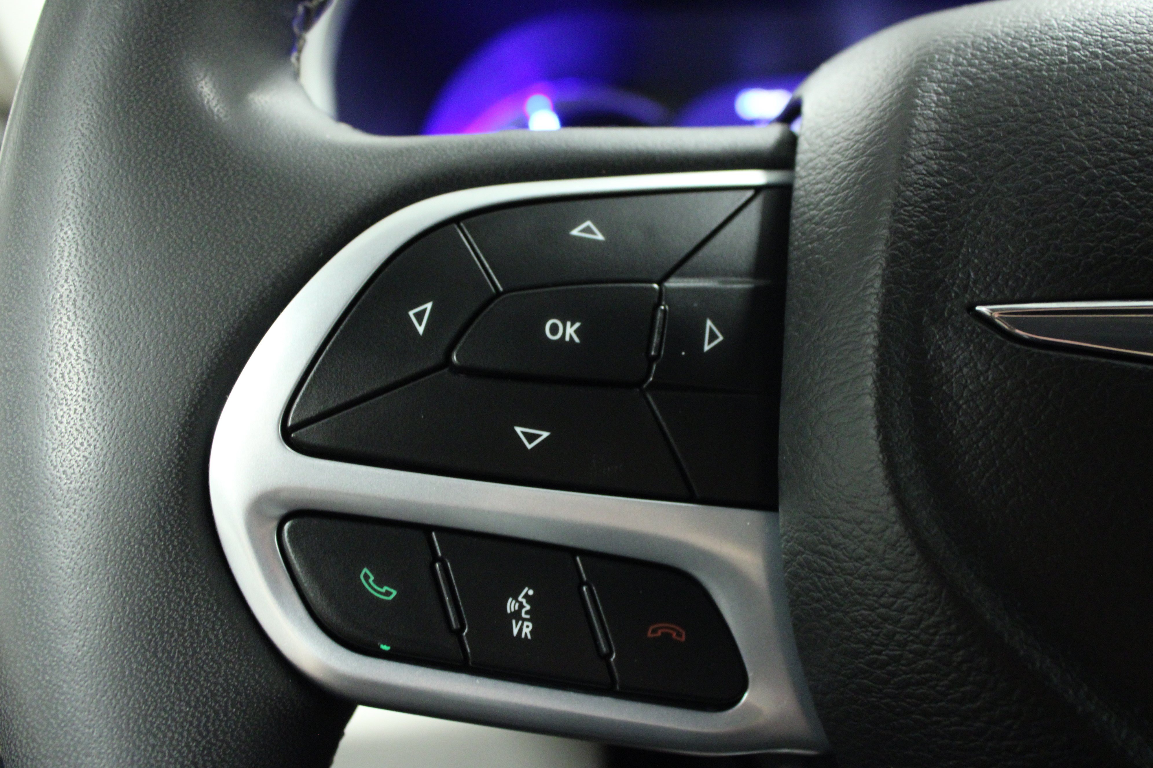 Used 2024 Chrysler Pacifica Limited FWD image 21