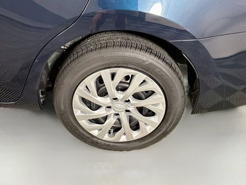 Certified 2019 Toyota Corolla LE FWD image 32