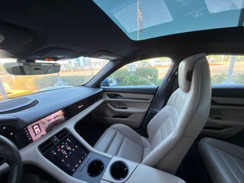 Used 2022 Porsche Taycan RWD image 13