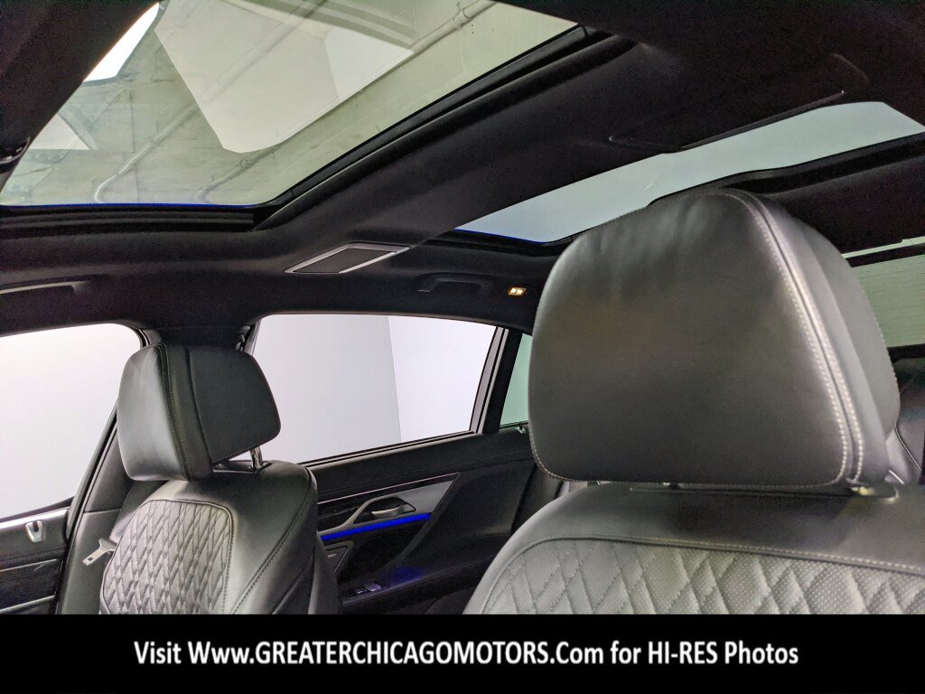 Used 2022 BMW 750i xDrive w/ Executive Package AWD/4WD image 34