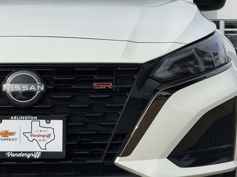 Used 2024 Nissan Altima 2.5 SR image 8