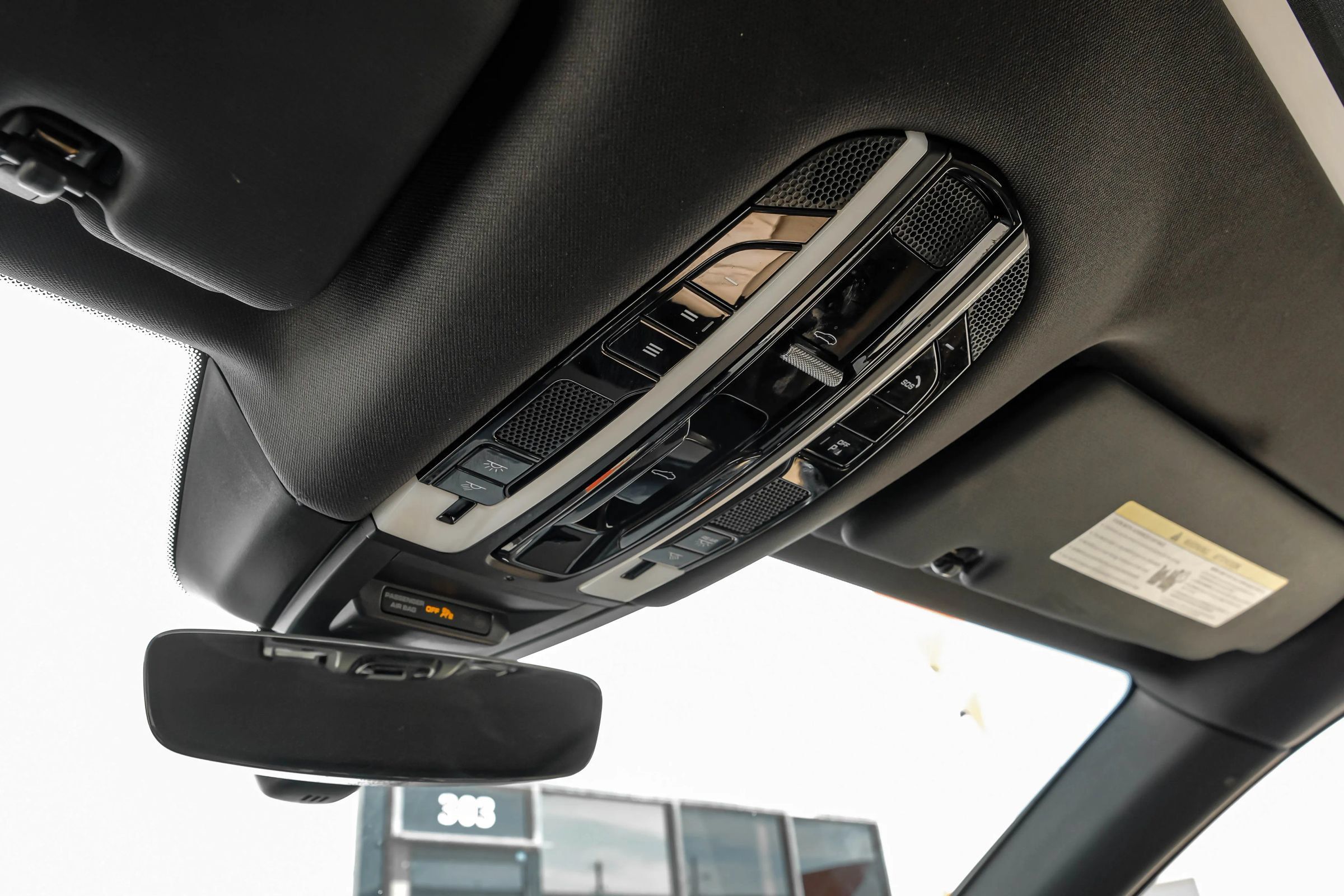 Used 2019 Porsche Cayenne AWD/4WD image 30
