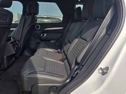Certified 2025 Land Rover Discovery Dynamic SE AWD/4WD image 21