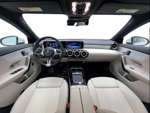 Used 2025 Mercedes-Benz CLA 250 image 37