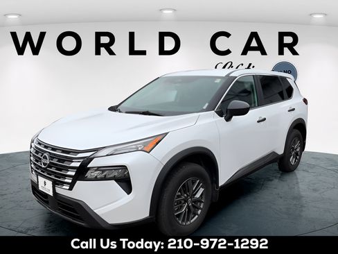 Used 2025 Nissan Rogue S FWD image 14