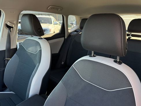 New 2025 Volkswagen Taos SE image 12