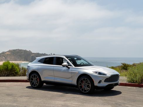 Used 2021 Aston Martin DBX AWD/4WD image 21