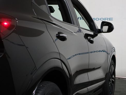 Used 2024 Buick Encore GX Sport Touring FWD image 5