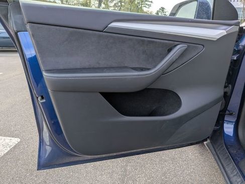 Used 2023 Tesla Model Y Long Range AWD/4WD image 14