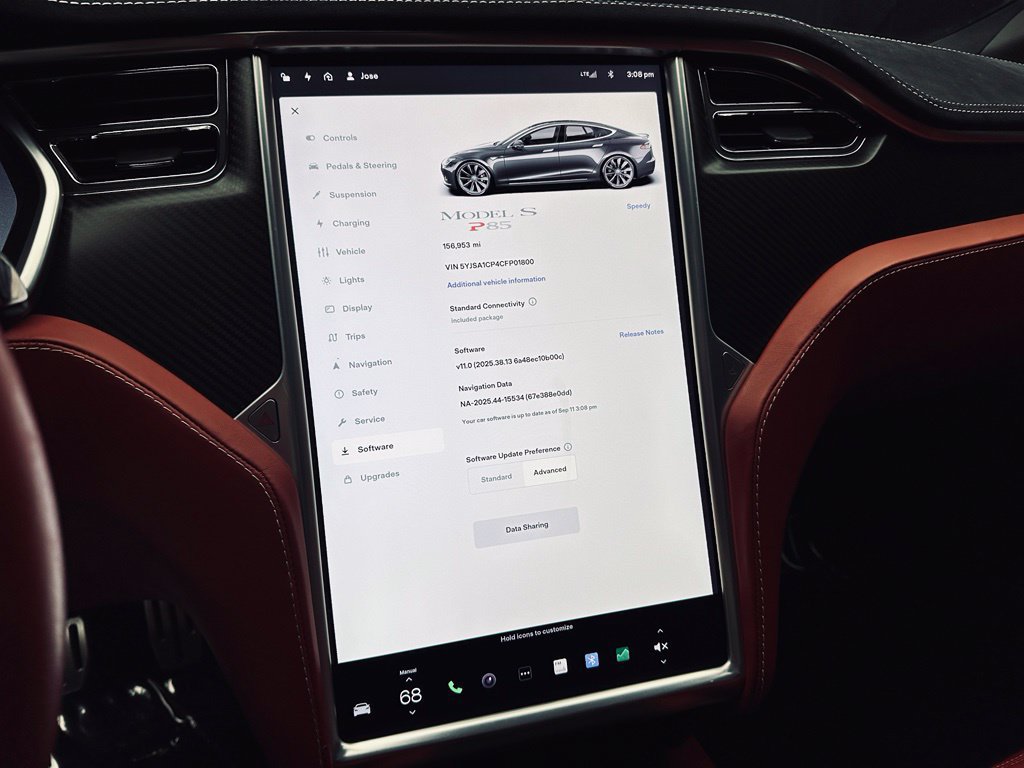 Used 2012 Tesla Model S Performance RWD image 2