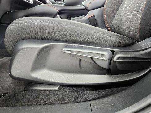 Used 2024 Honda HR-V Sport image 11