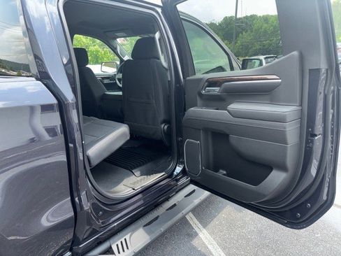 New 2025 GMC Sierra 1500 SLE w/ Preferred Package image 36