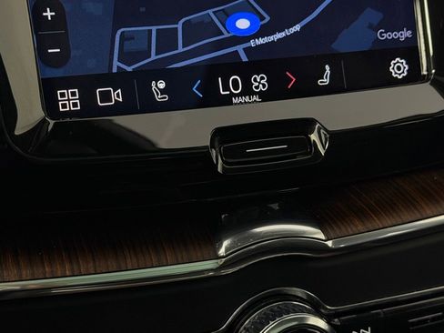 Used 2023 Volvo XC60 B5 Plus w/ Climate Package image 19