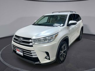 Used 2019 Toyota Highlander Plus video 1