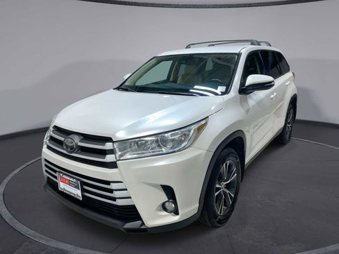 Used 2019 Toyota Highlander Plus image 1