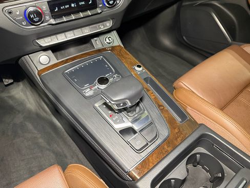 Used 2020 Audi Q5 2.0T Premium Plus w/ Premium Plus Package image 18