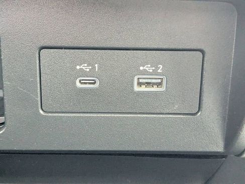 Used 2021 Nissan Titan SV w/ SV Convenience Package image 29