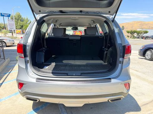 Used 2017 Hyundai Santa Fe SE FWD image 21