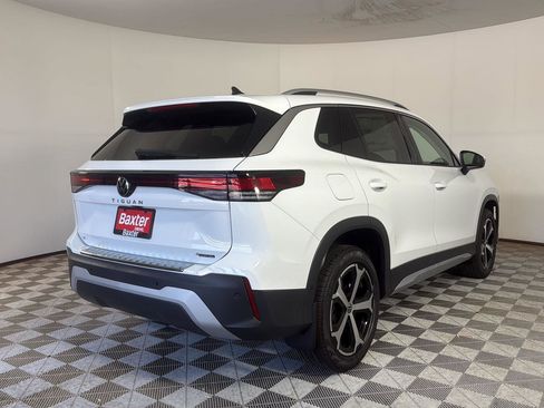 New 2026 Volkswagen Tiguan SE AWD/4WD image 9