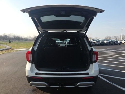 Used 2025 Ford Explorer Platinum w/ LUX Leather Package AWD/4WD image 10